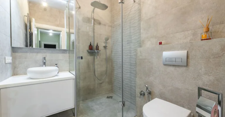 découvrez nos services de rénovation de salle de bain pour transformer votre espace en un lieu moderne, fonctionnel et esthétique. expertise, qualité et satisfaction garanties.