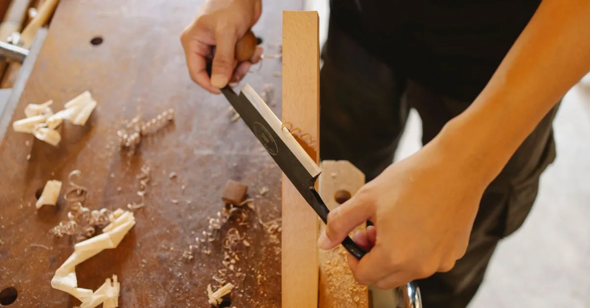 découvrez nos services de menuiserie professionnels pour tous vos projets en bois : fabrication, installation et rénovation avec savoir-faire et qualité.