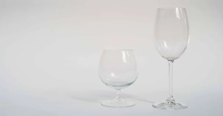 découvrez nos conseils pratiques pour un placement optimal de la verrerie, alliant esthétique et fonctionnalité pour sublimer votre table.