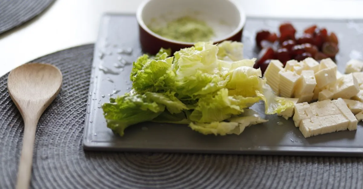 découvrez des méthodes simples et savoureuses pour préparer le tofu, un ingrédient sain et polyvalent, idéal pour vos recettes végétariennes et véganes.