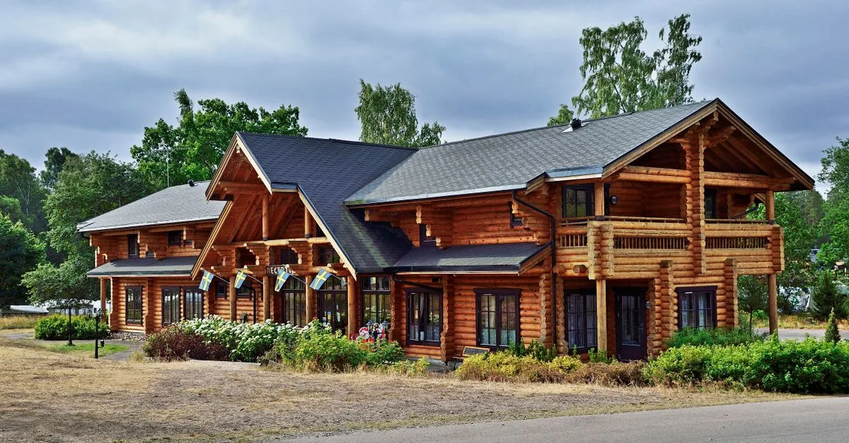 maison en bois clé en main alliant confort, écologie et design personnalisé, prête à être habitée rapidement.