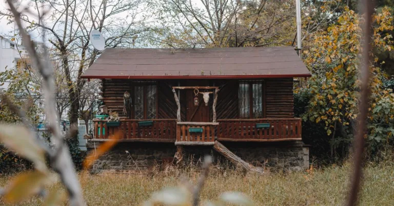 découvrez nos maisons en bois clés en main, alliant confort, écologie et design moderne pour un habitat chaleureux et durable.