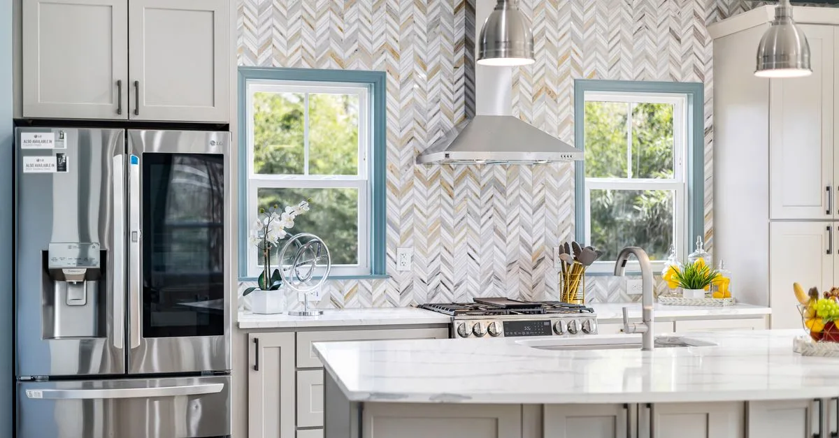 découvrez comment installer une hotte de cuisine sans conduit : conseils pratiques pour une pose efficace, une bonne filtration et une ventilation optimale.