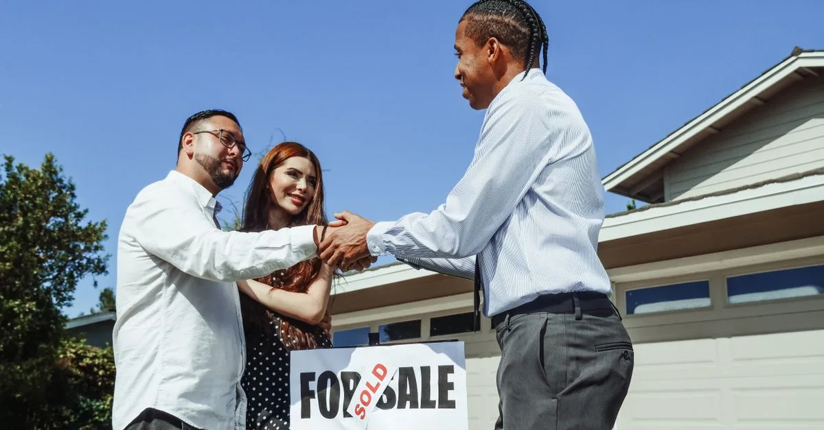 découvrez des conseils efficaces pour attirer les acheteurs immobiliers, mettre en valeur votre bien et accélérer sa vente au meilleur prix.