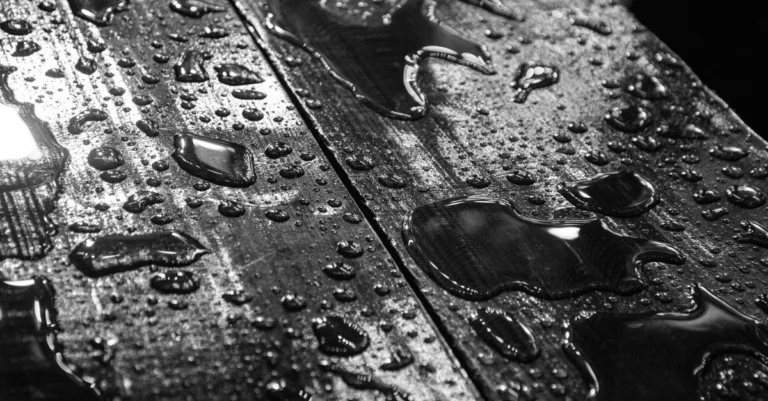 découvrez la finition résistante aux taches, conçue pour protéger les surfaces et préserver leur apparence au quotidien.